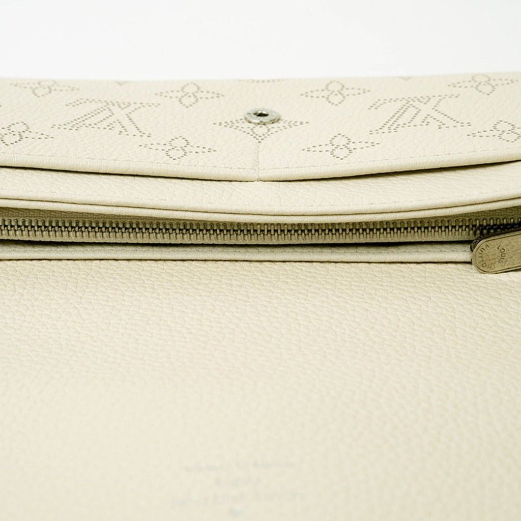 Louis Vuitton Cream Lv Off White Leather Long Wallet (Bi-Fold) (Pre-Owned)