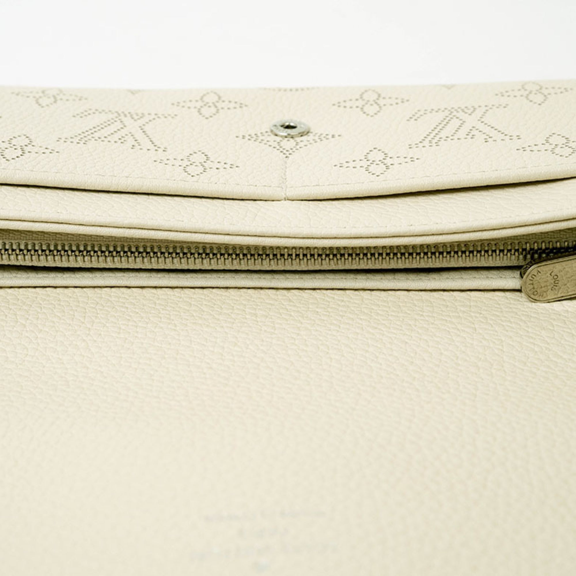 Louis Vuitton Cream Lv Off White Leather Long Wallet (Bi-Fold) (Pre-Owned)