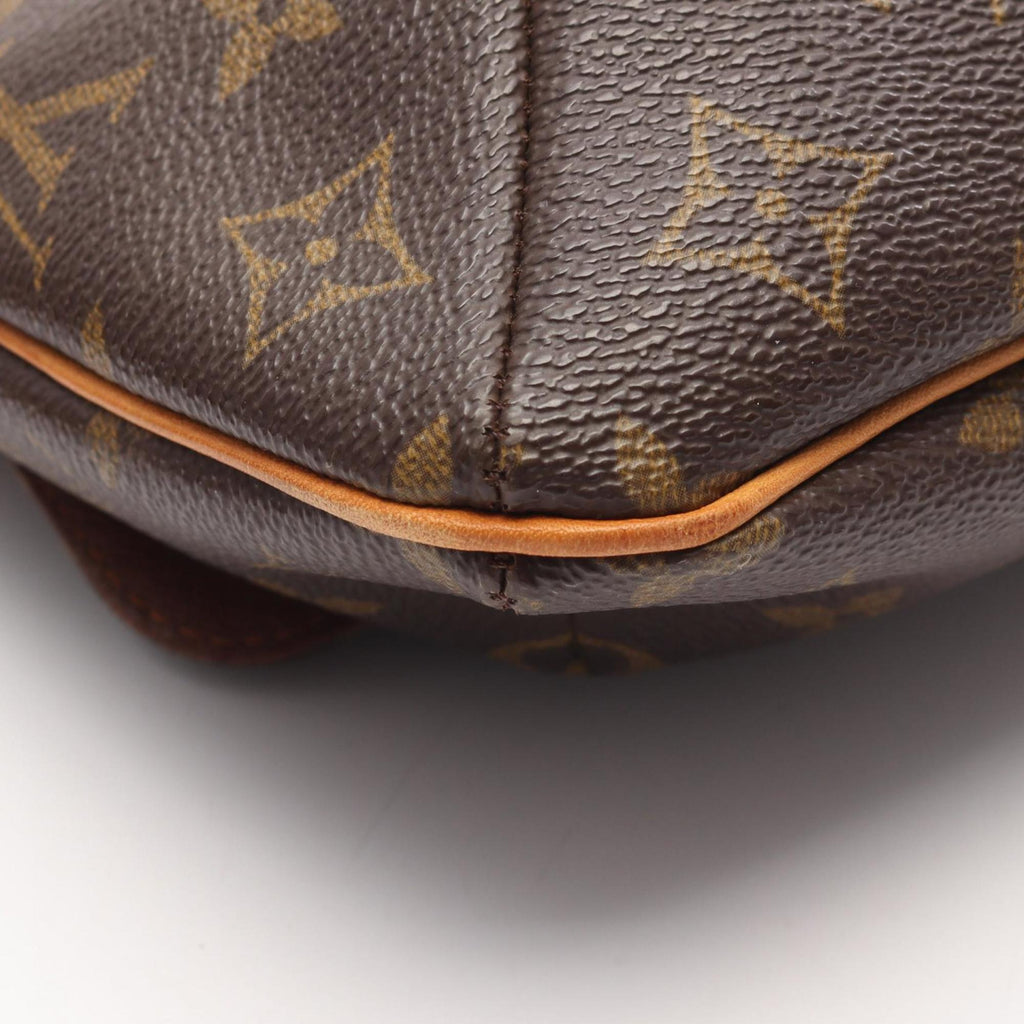 Louis Vuitton Brown Monogram Monogram Shoulder Bag (Pre-Owned)