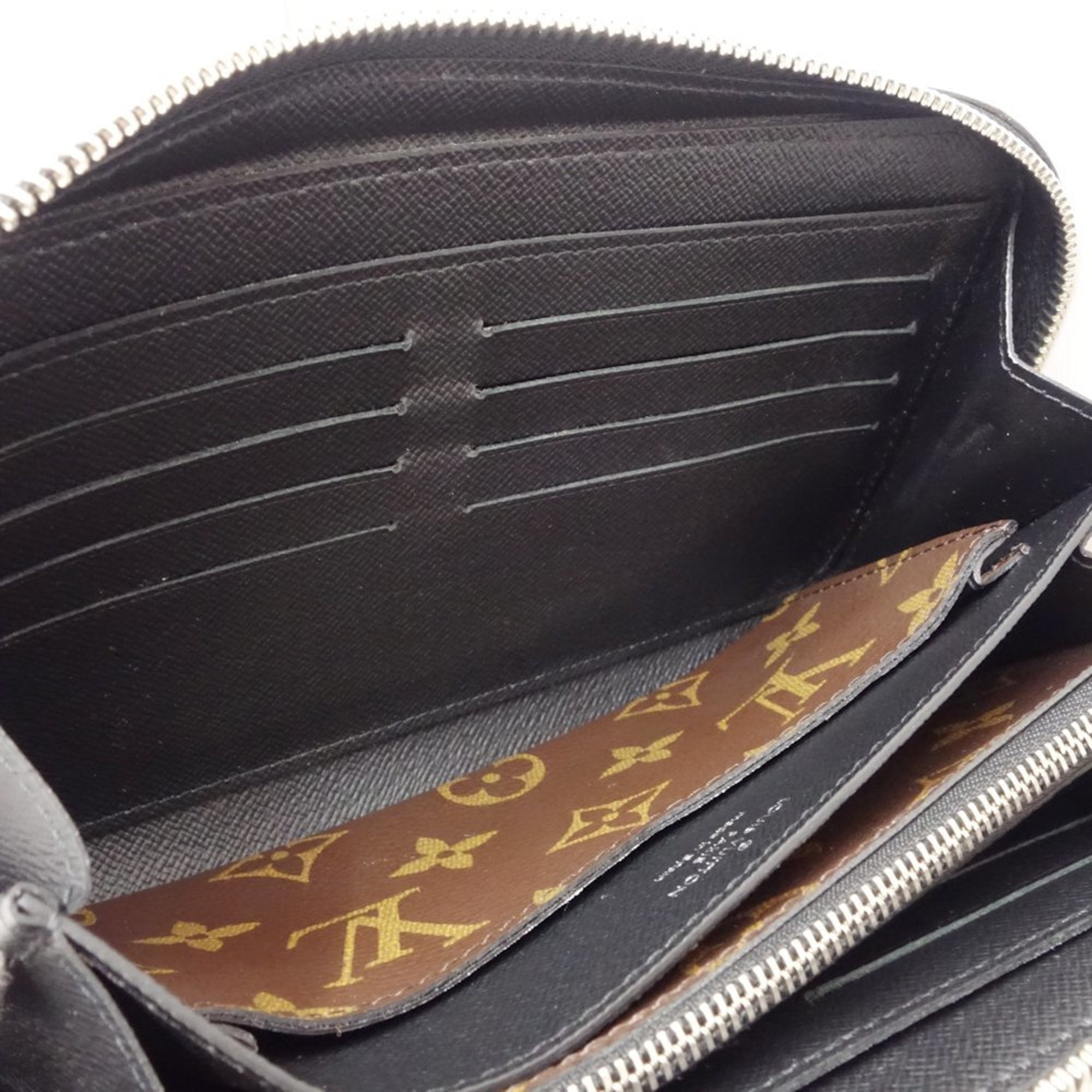 Louis Vuitton Brown Canvas Wallet (Bi-Fold) (Pre-Owned)