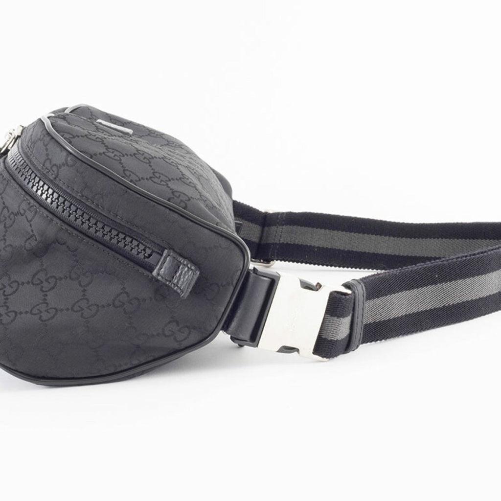 Gucci Black Nylon Pochette Shoulder Bag Sling Bag (Pre-Owned)