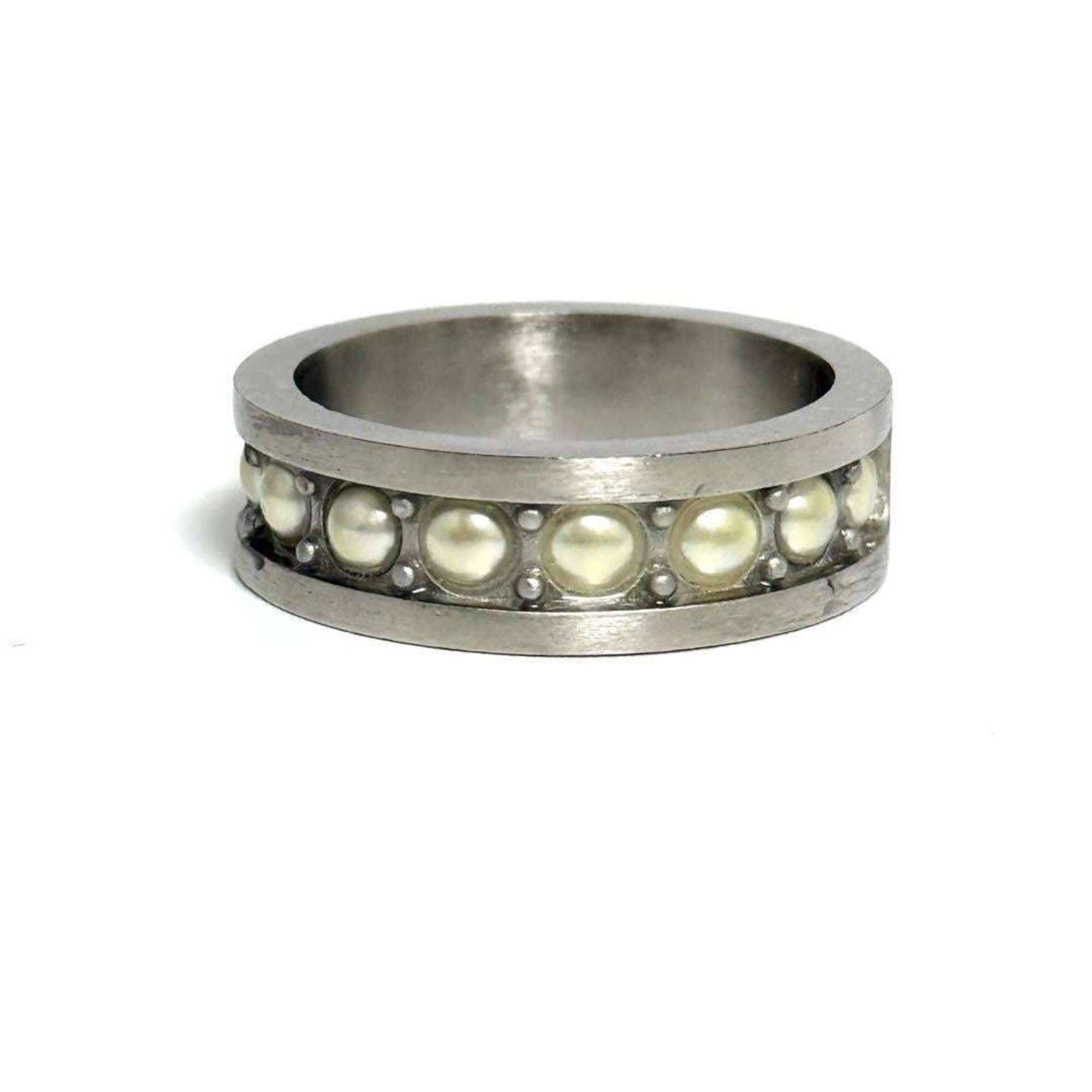 Louis Vuitton Artificial Pearl Metal Band Ring (Pre-Owned)