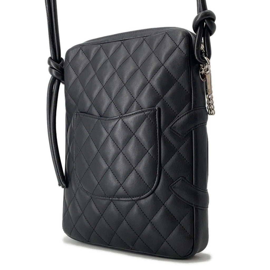 Chanel Black Leather Shoulder Bag (Pre-Owned)