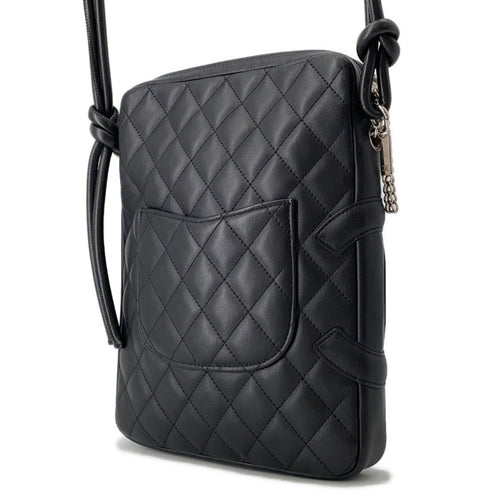 Chanel Black Leather Shoulder Bag (Pre-Owned)