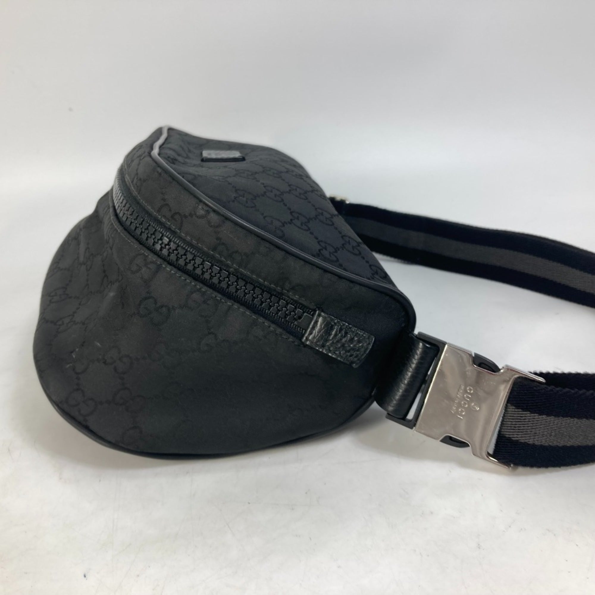 Gucci Black Nylon Fanny Pack (Pre-Owned)