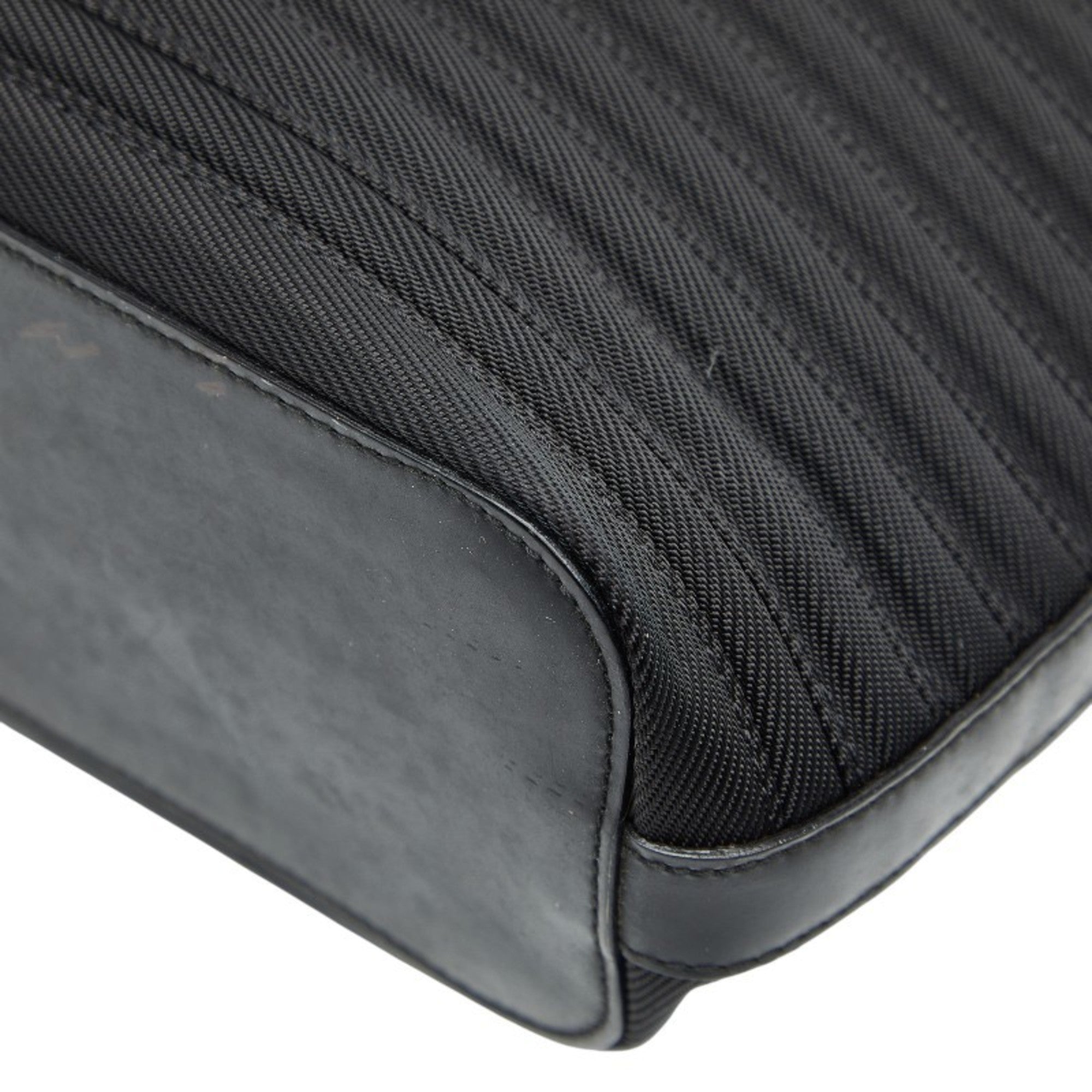 Gucci Black Nylon Shoulder Bag (Pre-Owned)