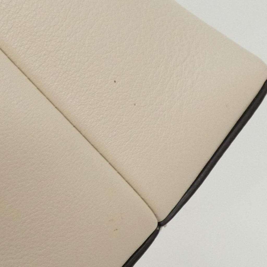 Fendi Beige Leather Handbag (Pre-Owned)