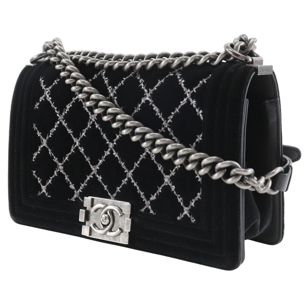 Chanel Black Leather Leather Shoulder Bag (Pre-Owned)