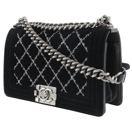 Chanel Black Leather Leather Shoulder Bag (Pre-Owned)