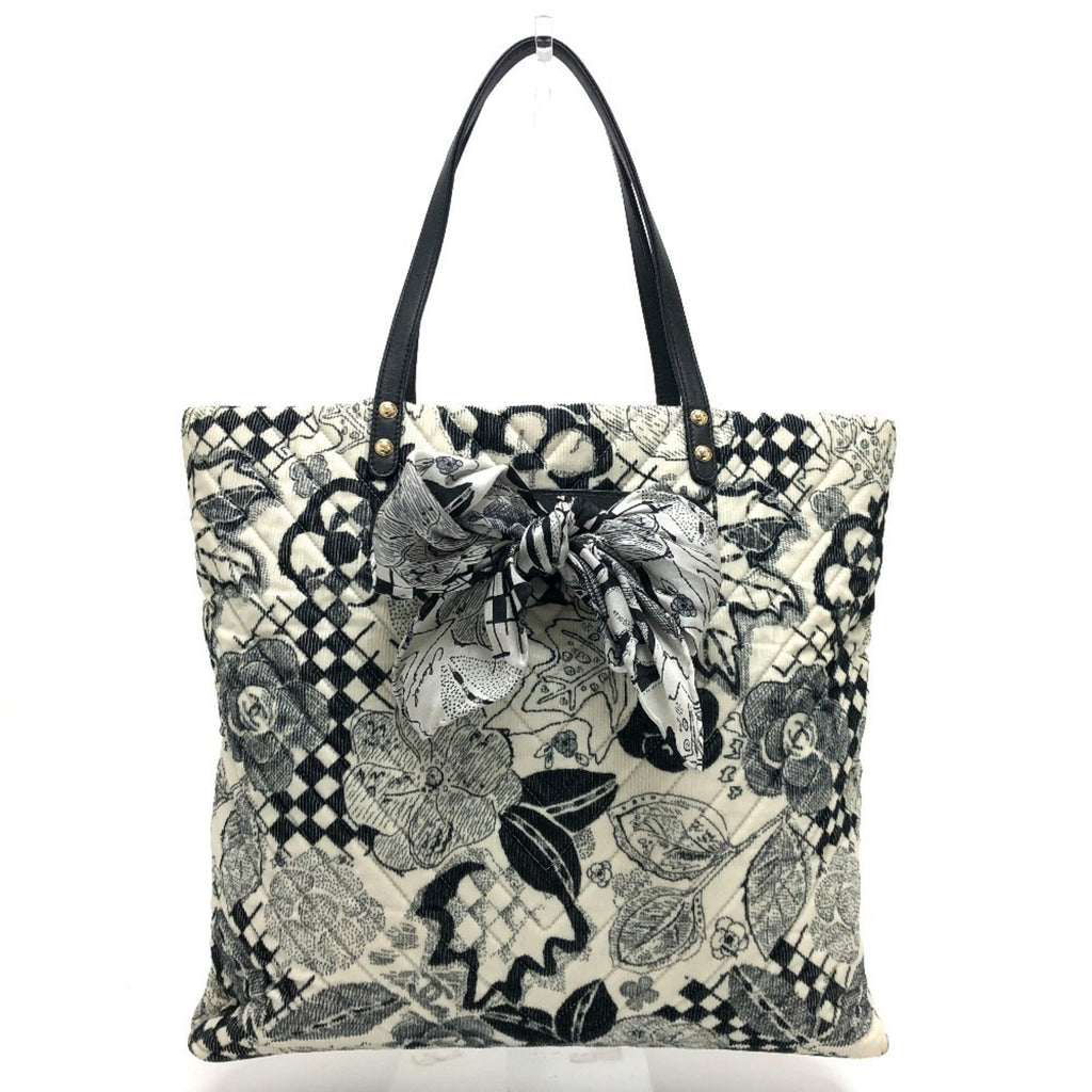 Chanel Black White Canvas Handbag Tote Bag (Pre-Owned)