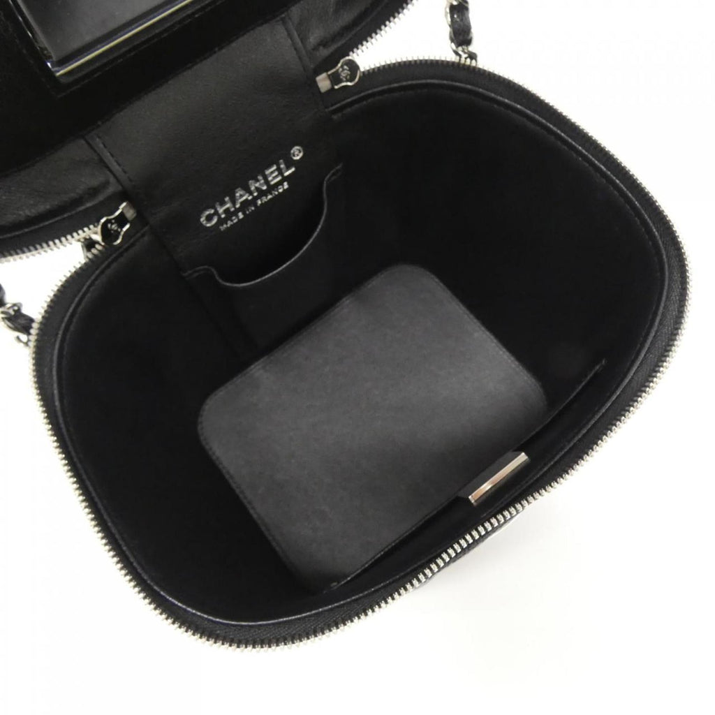 Chanel Black Grained Calfskin Shoulder Bag (Pre-Owned)