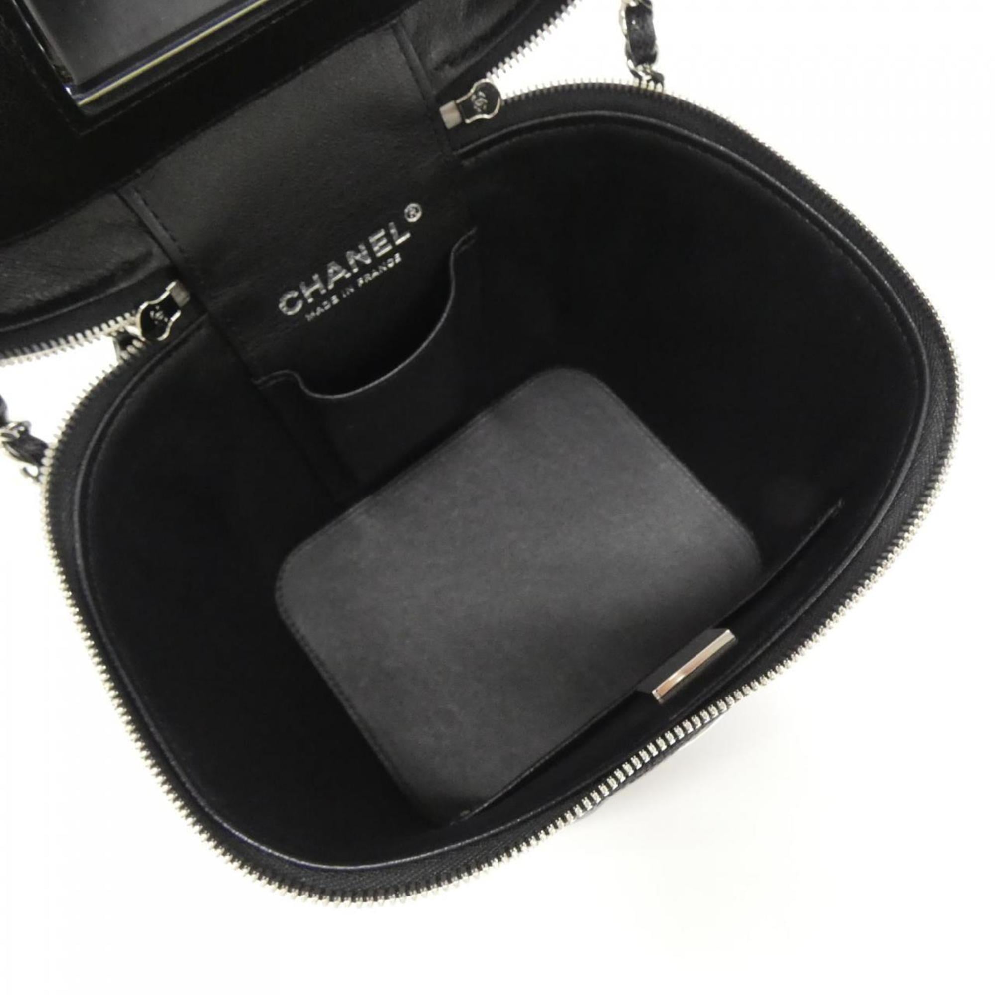 Chanel Black Grained Calfskin Shoulder Bag (Pre-Owned)