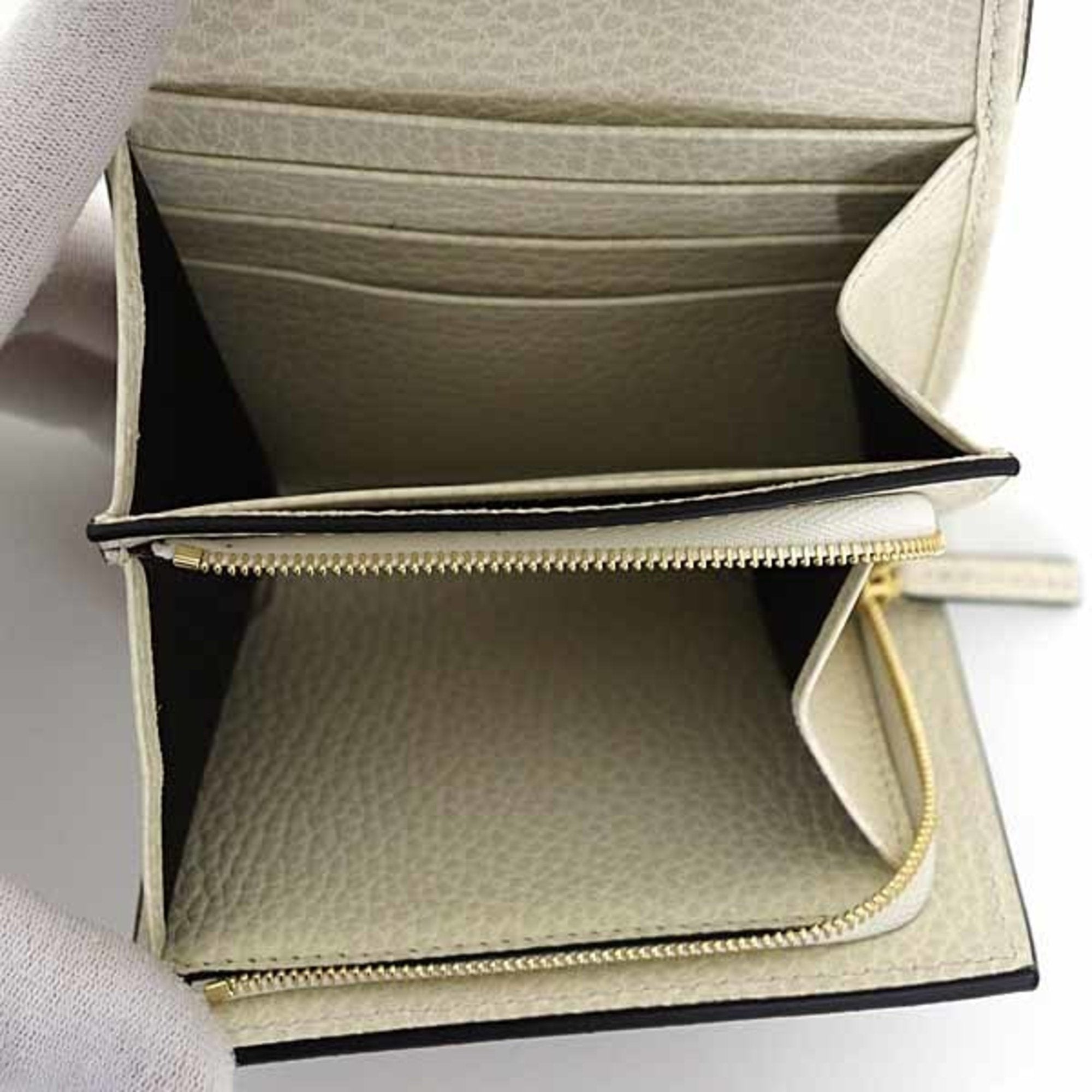 Gucci Beige White Gg Supreme Wallet (Tri-Fold) (Pre-Owned)