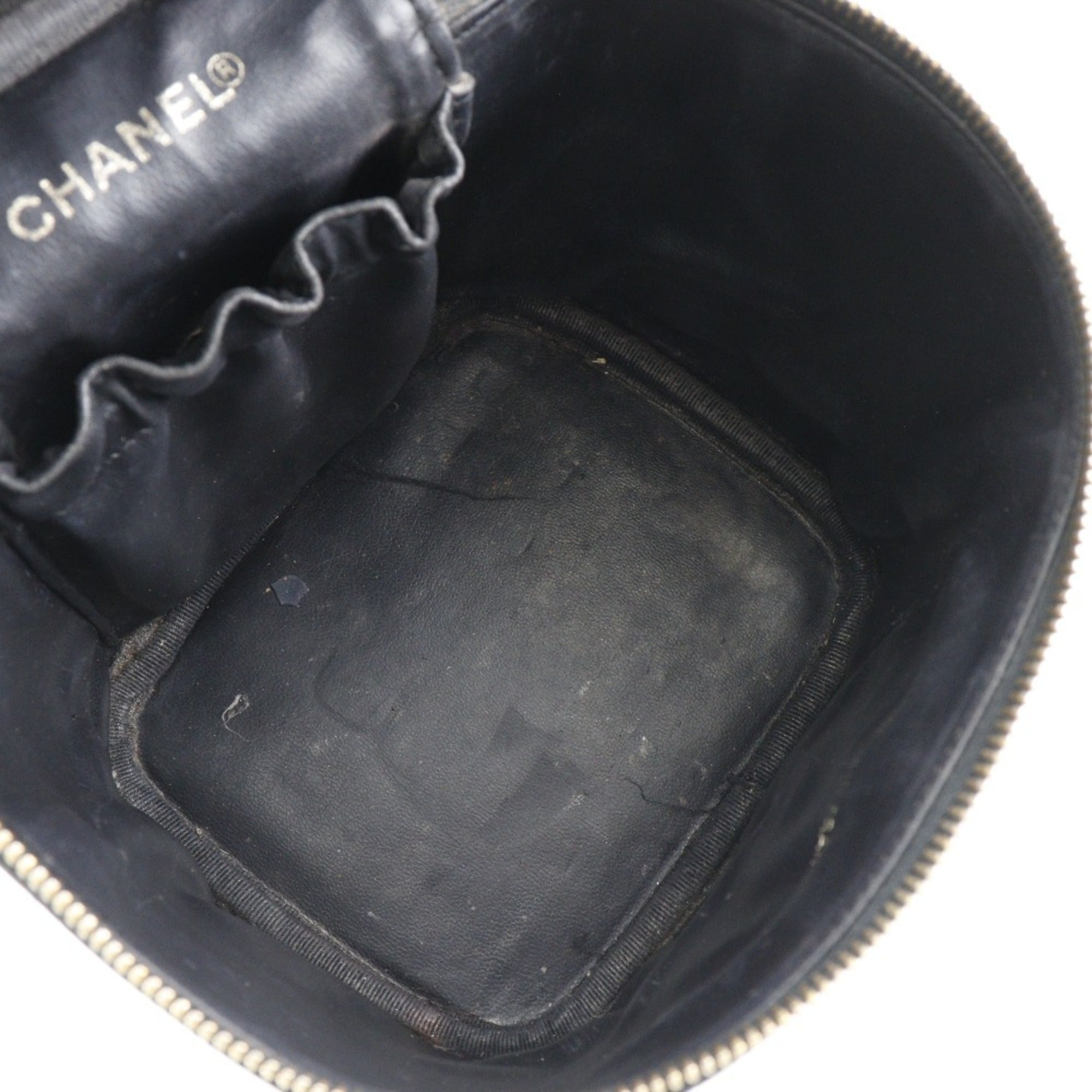 Chanel Caviar Skin Black Caviar Leather Handbag (Pre-Owned)