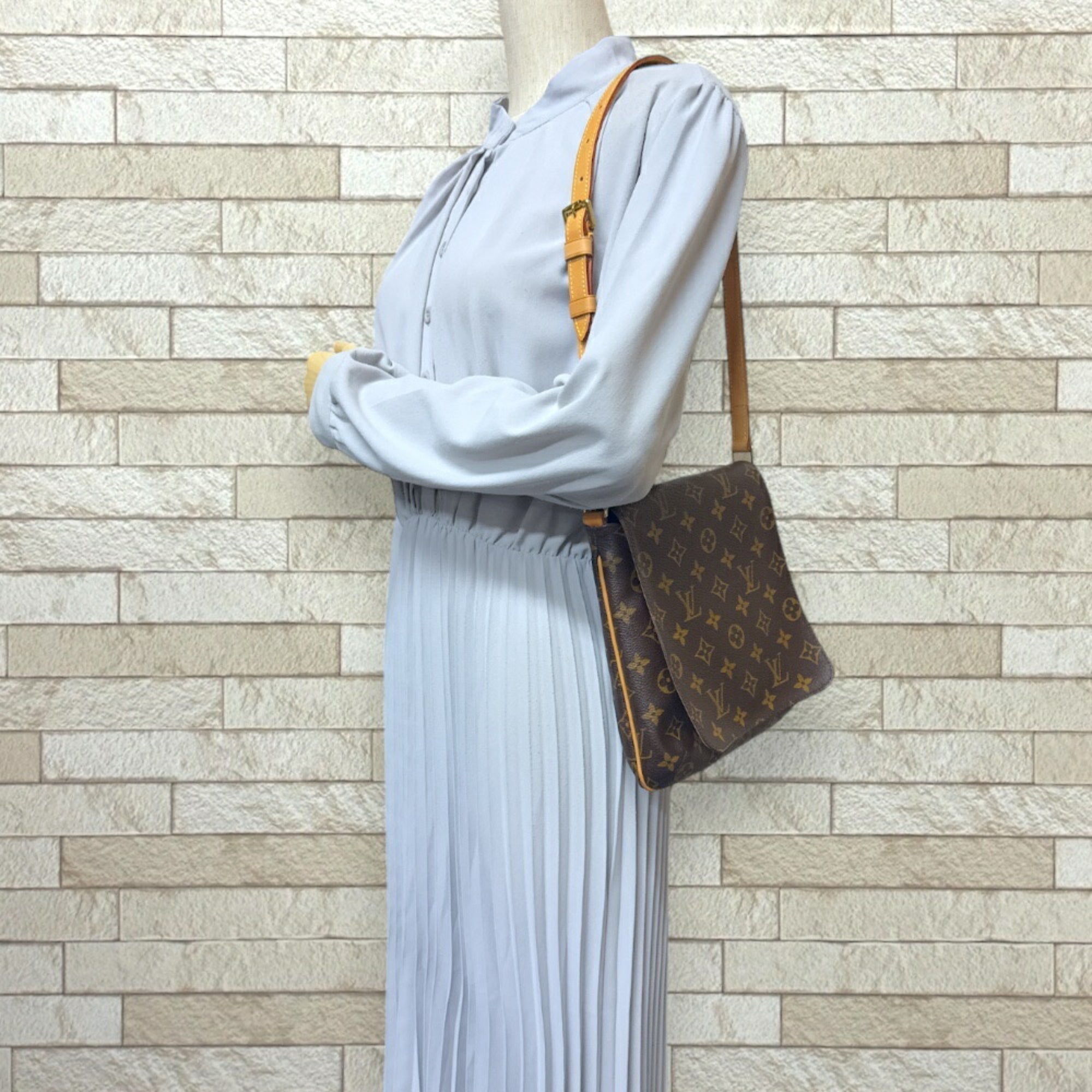 Louis Vuitton Monogram Brown Monogram Shoulder Bag (Pre-Owned)