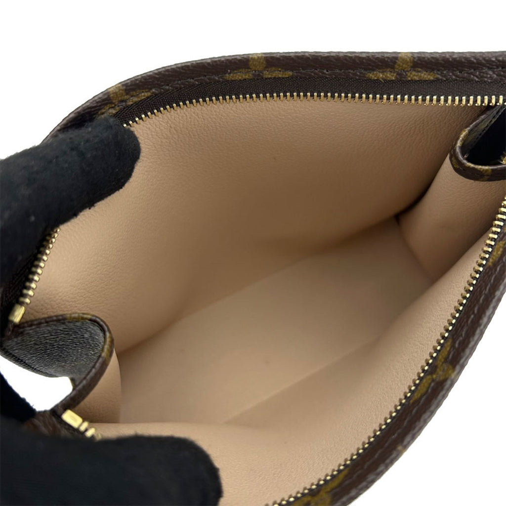 Louis Vuitton Monogram Pouch (Pre-Owned)