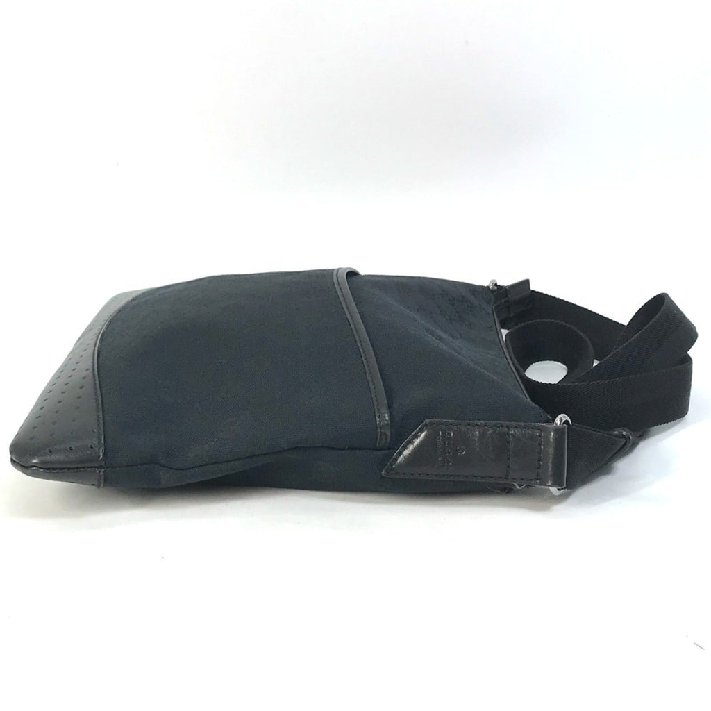 Gucci Black Gg Canvas Shoulder Bag (Pre-Owned)