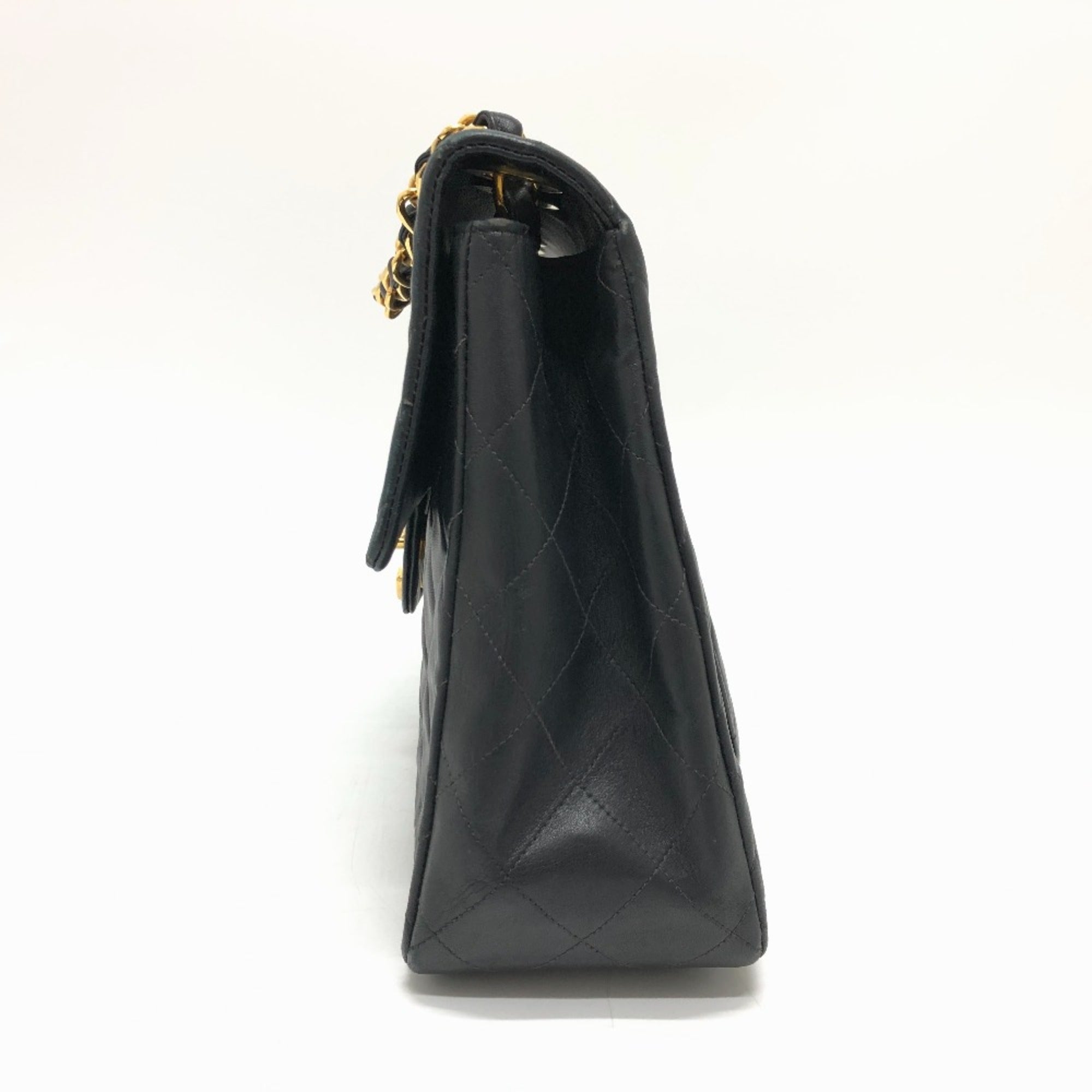 Chanel Black Leather Shoulder Bag (Pre-Owned)