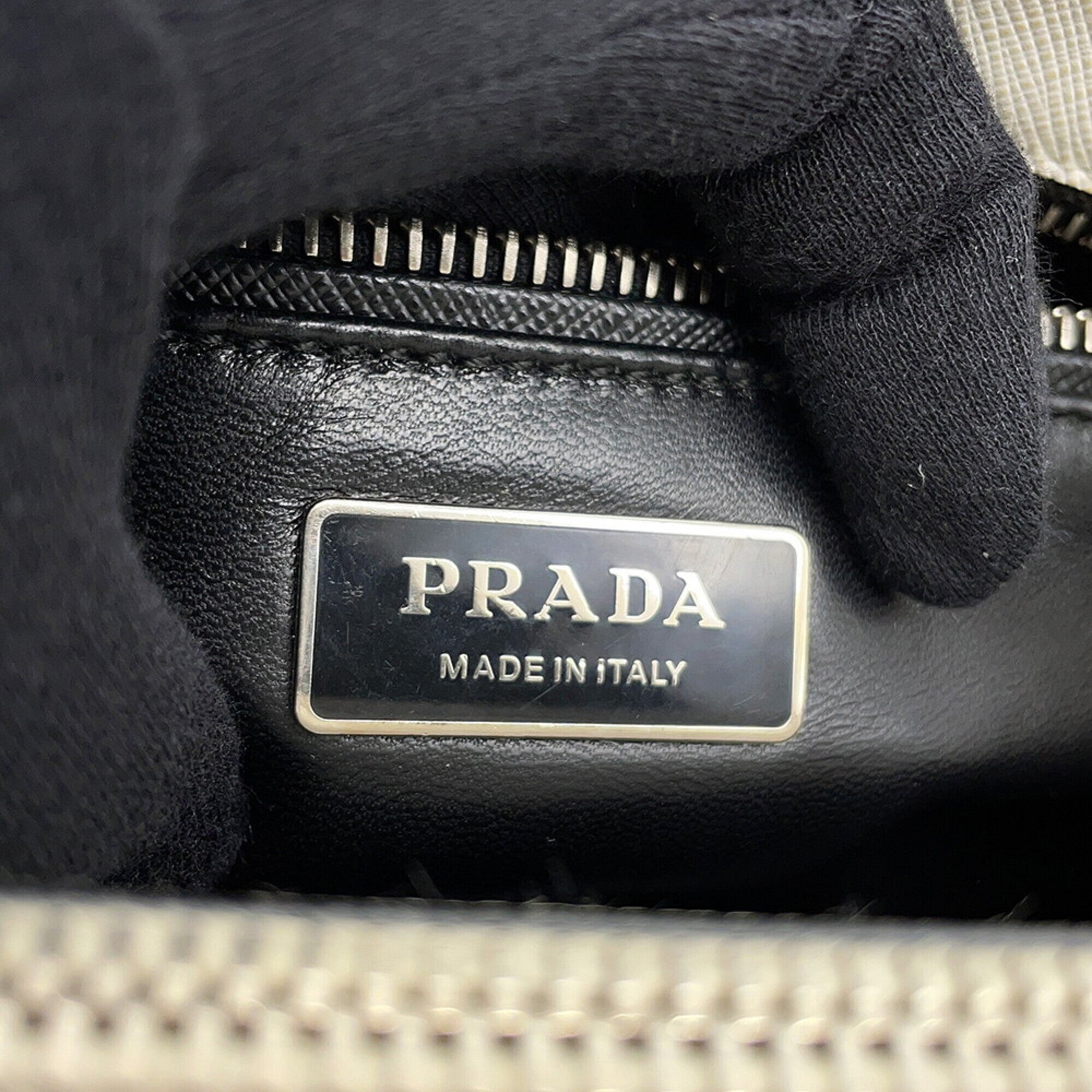 Prada Black White Leather Handbag Shoulder Bag (Pre-Owned)
