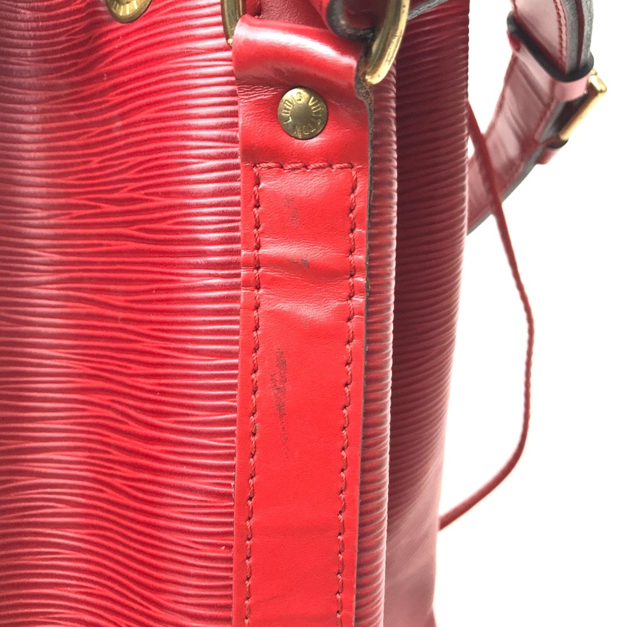 Louis Vuitton Red Leather Shoulder Bag (Pre-Owned)