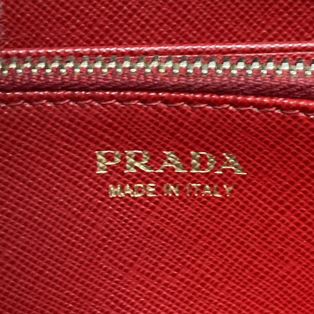 Prada Red Color Leather Long Wallet (Bi-Fold) (Pre-Owned)