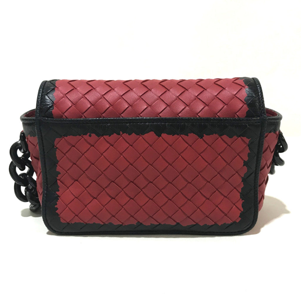 Bottega Veneta Red Leather Shoulder Bag (Pre-Owned)