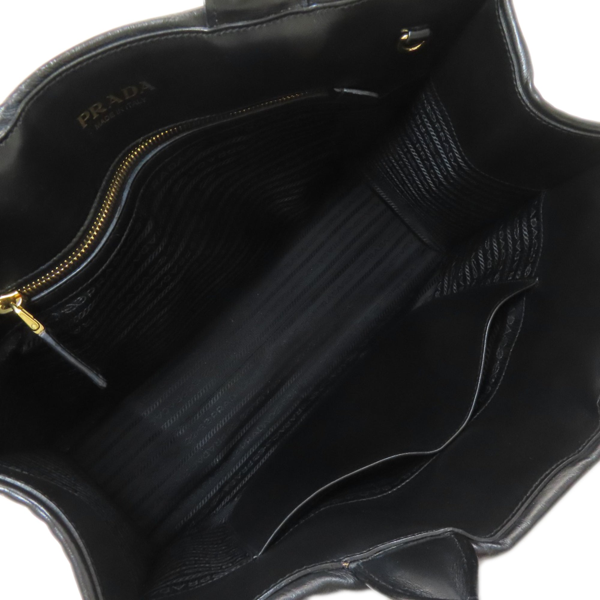 Prada Black Leather Handbag (Pre-Owned)