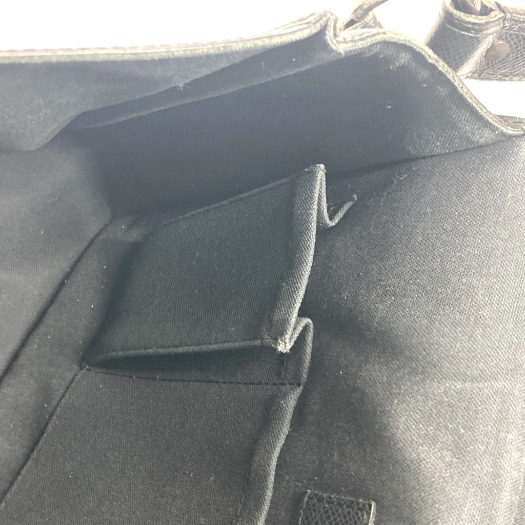 Louis Vuitton Ardoise Black Taiga Leather Shoulder Bag (Pre-Owned)
