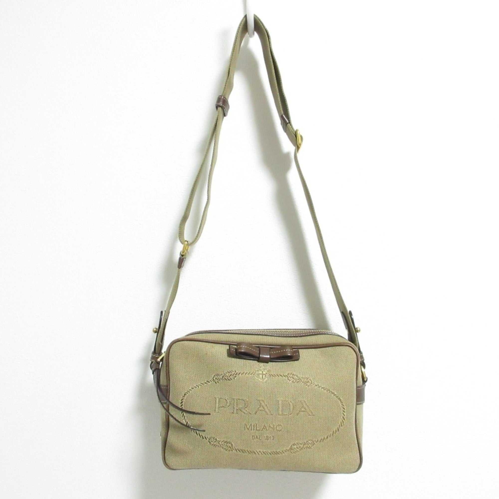 Prada Beige Shoulder Bag (Pre-Owned)