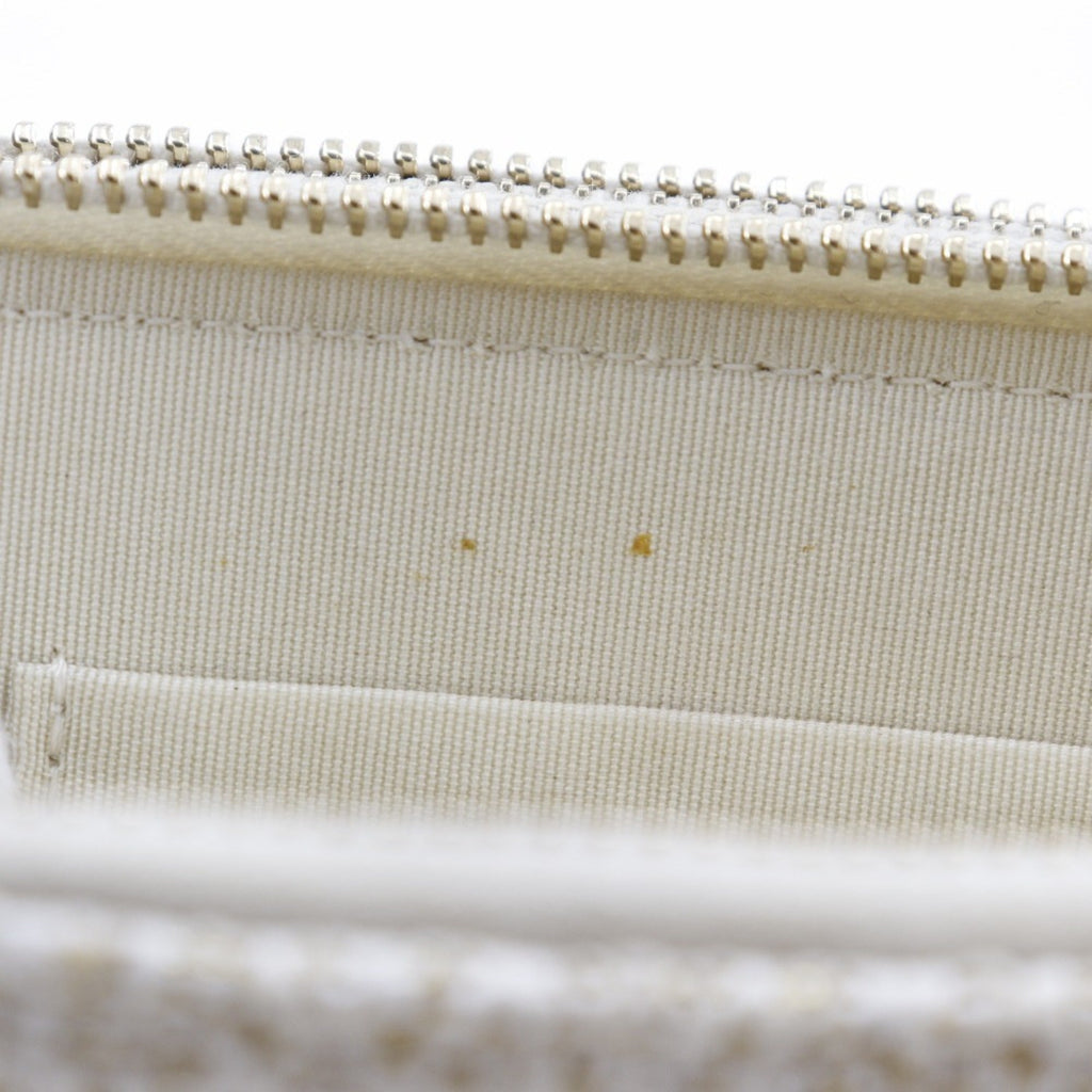 Chanel White Tweed Shoulder Bag (Pre-Owned)