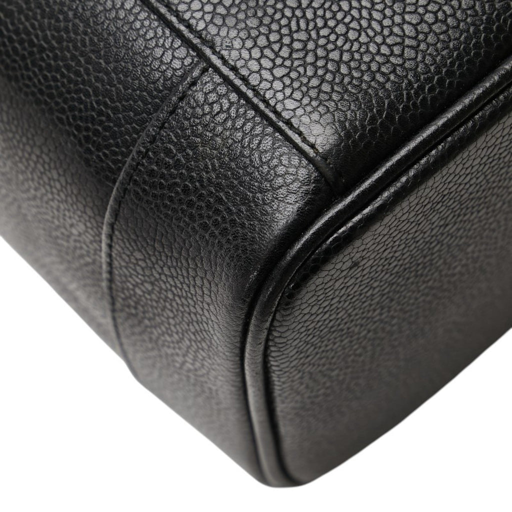 Chanel Black Grained Calfskin Pouch Vanity Bag (Pre-Owned)