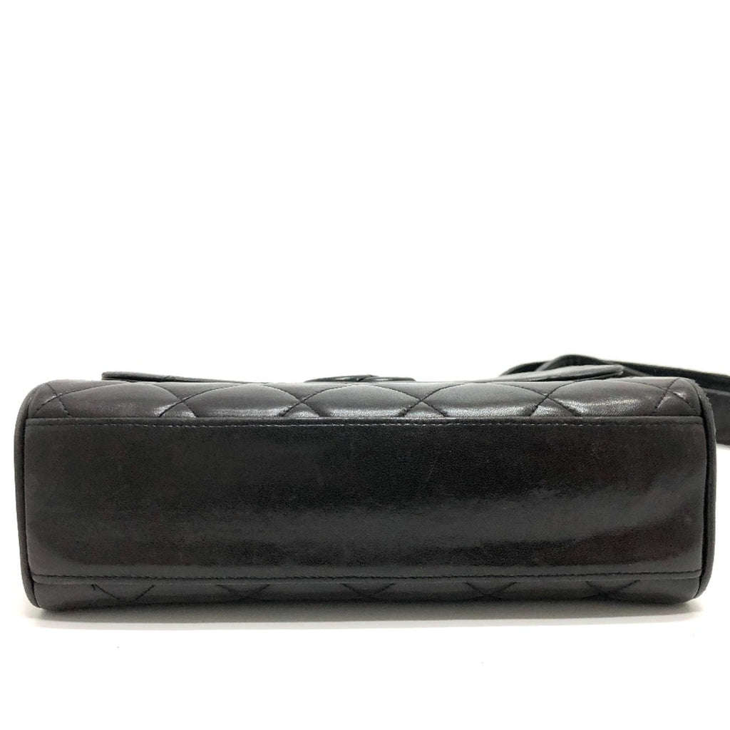 Chanel Black Leather Shoulder Bag (Pre-Owned)