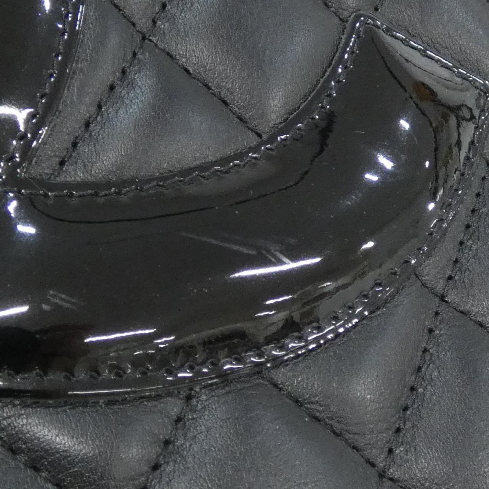 Chanel Black Leather Handbag (Pre-Owned)