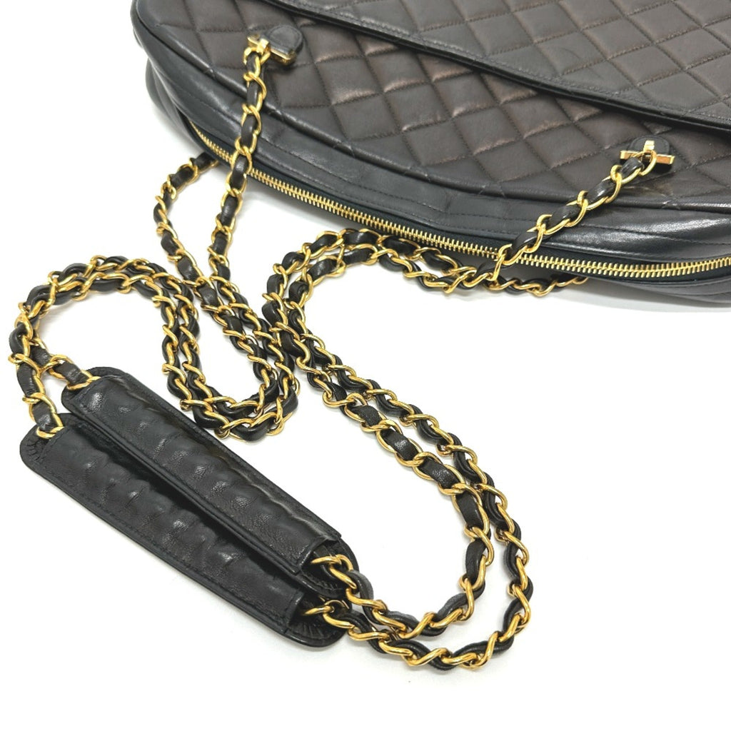 Chanel Black Leather Shoulder Bag (Pre-Owned)