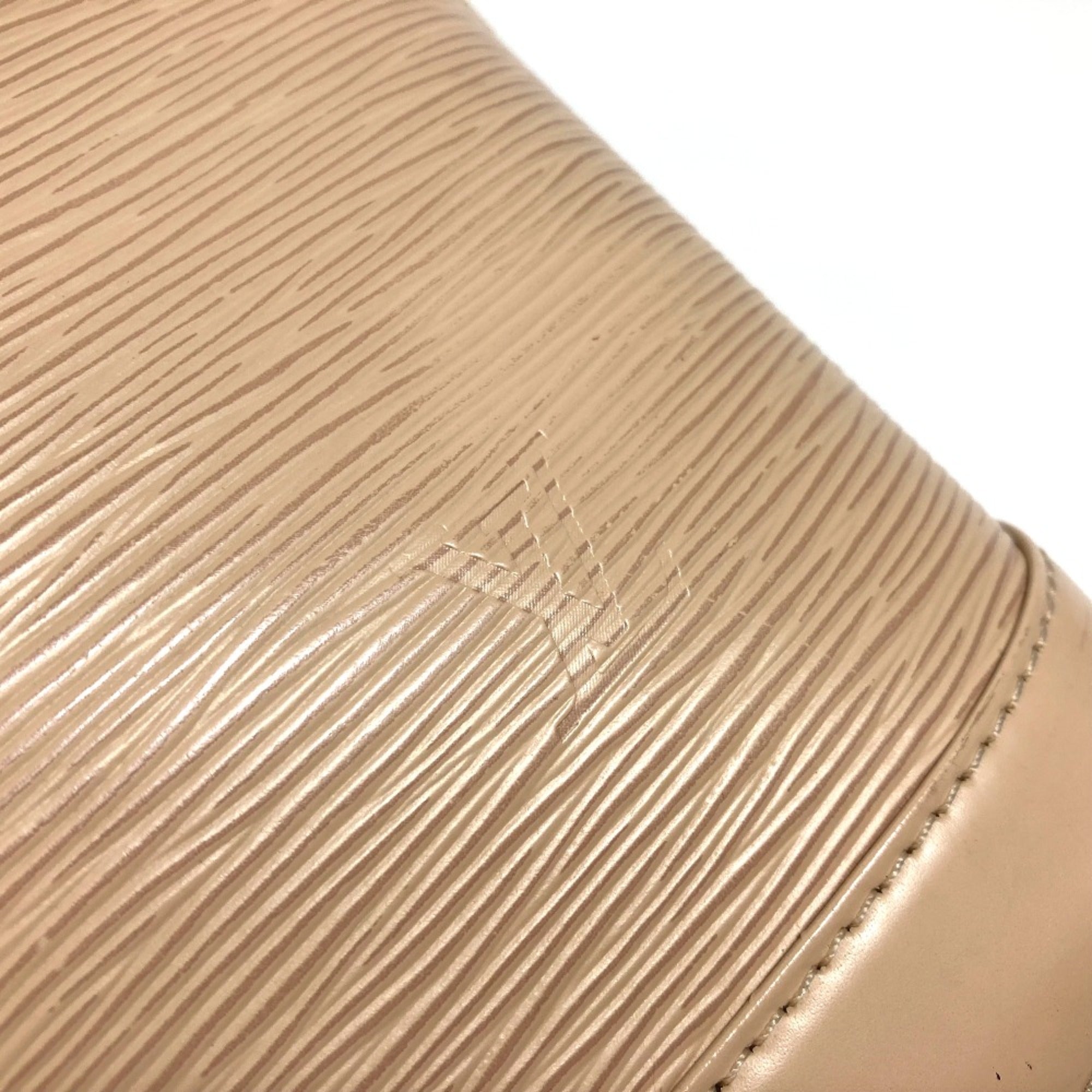 Louis Vuitton Beige Leather Handbag (Pre-Owned)