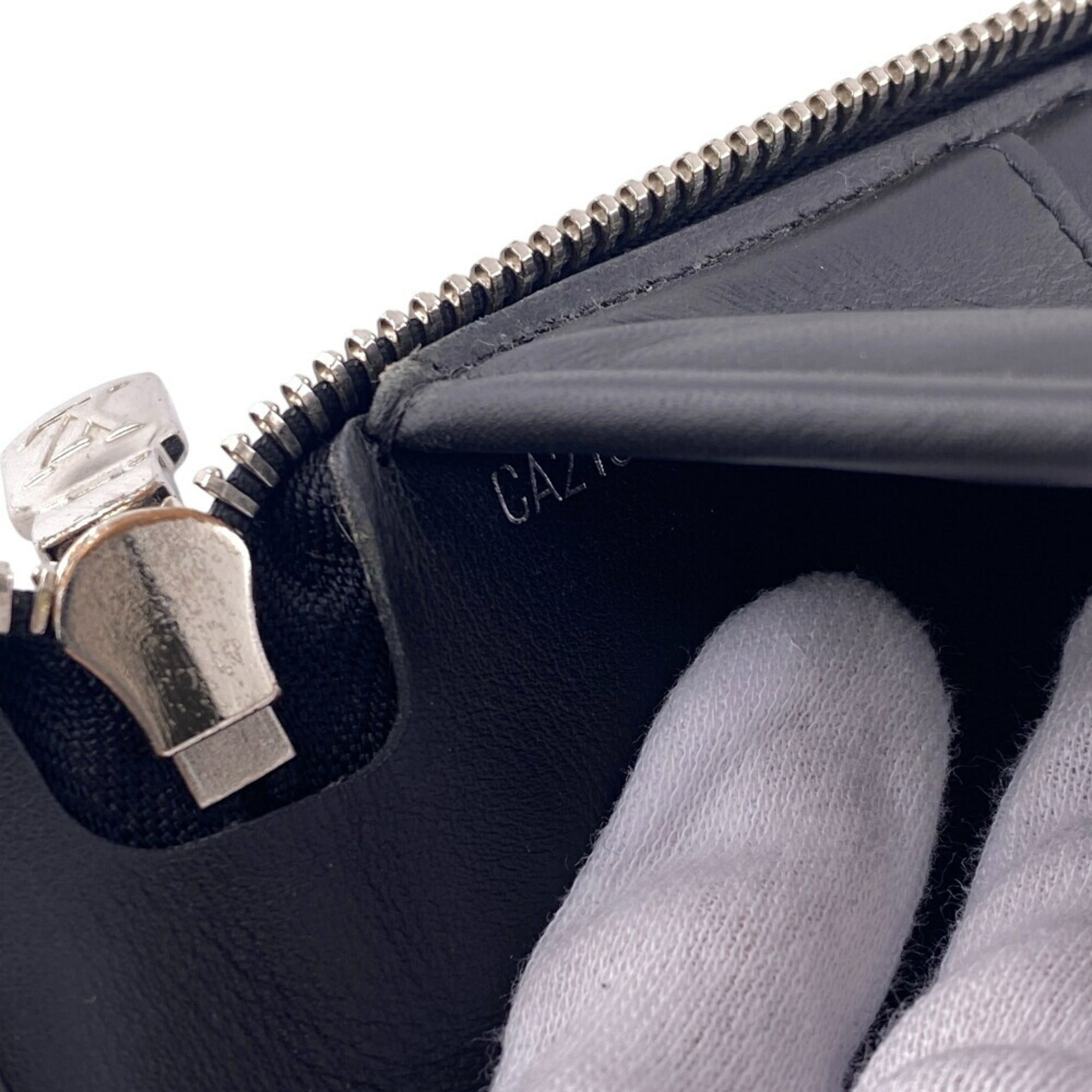 Louis Vuitton Black Leather Long Wallet (Bi-Fold) (Pre-Owned)