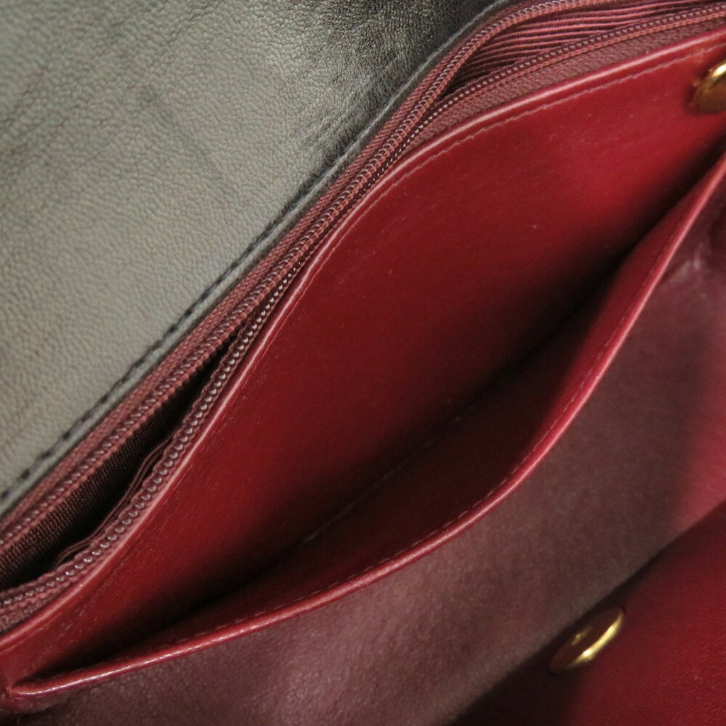 Chanel Black Leather Shoulder Bag (Pre-Owned)