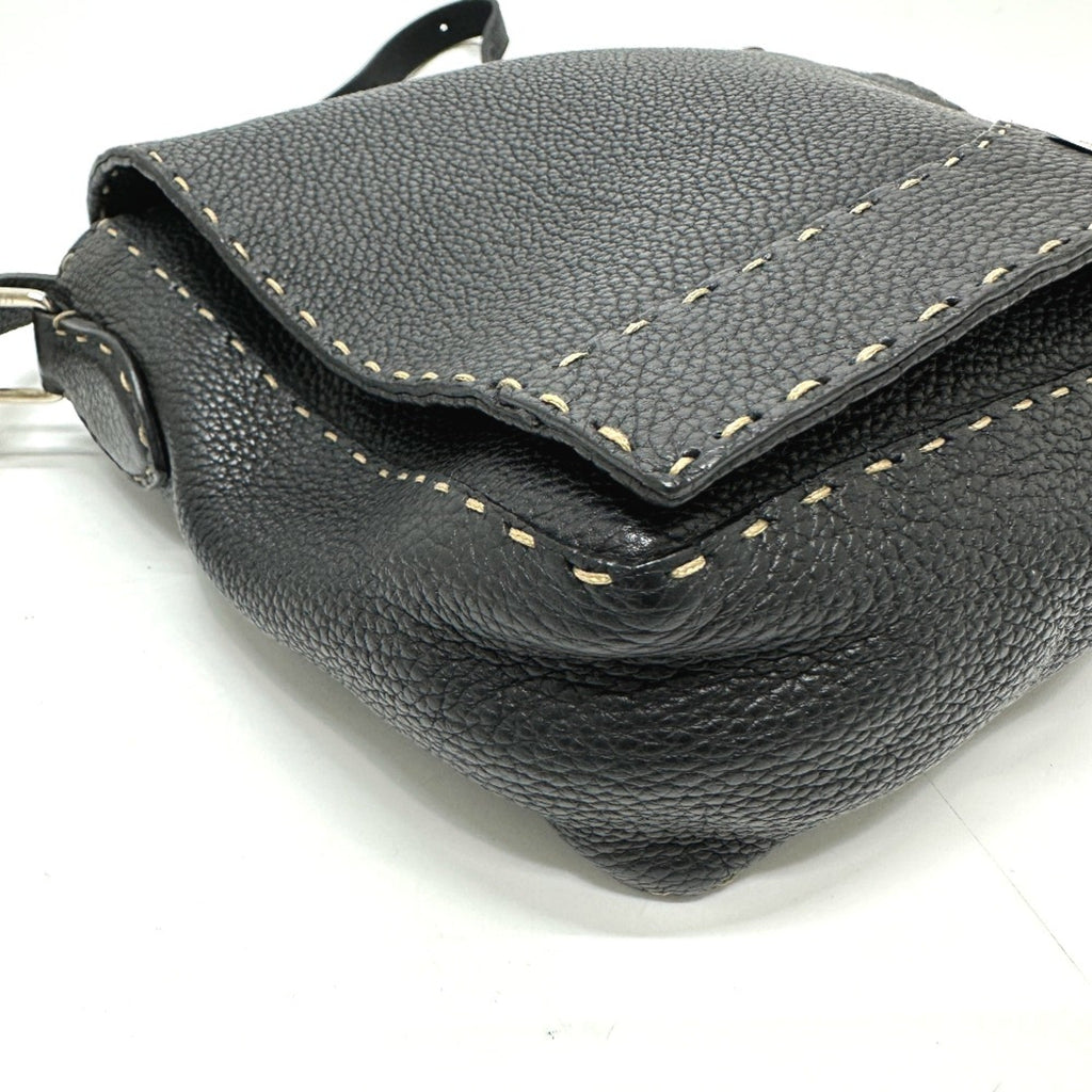 Fendi Black Leather Shoulder Bag (Pre-Owned)