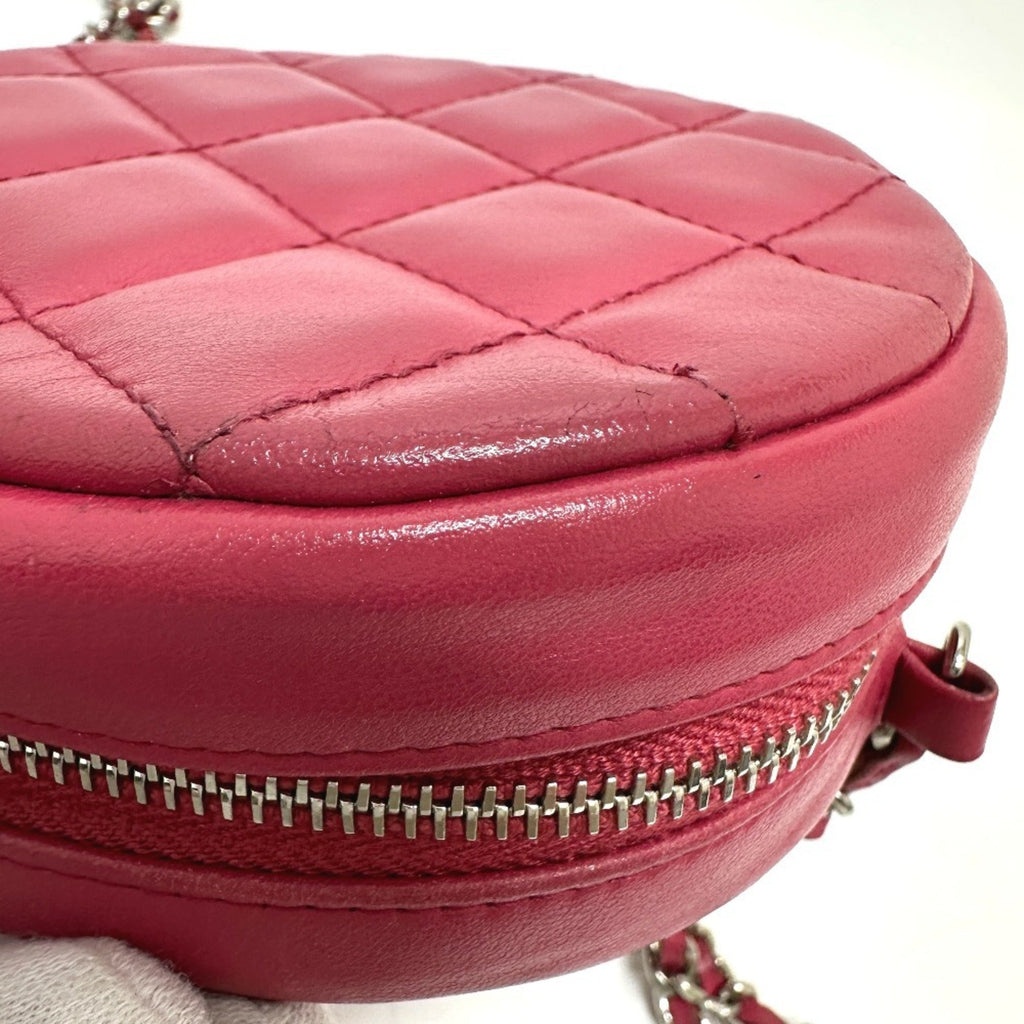 Chanel Leather Shoulder Bag (Pre-Owned)