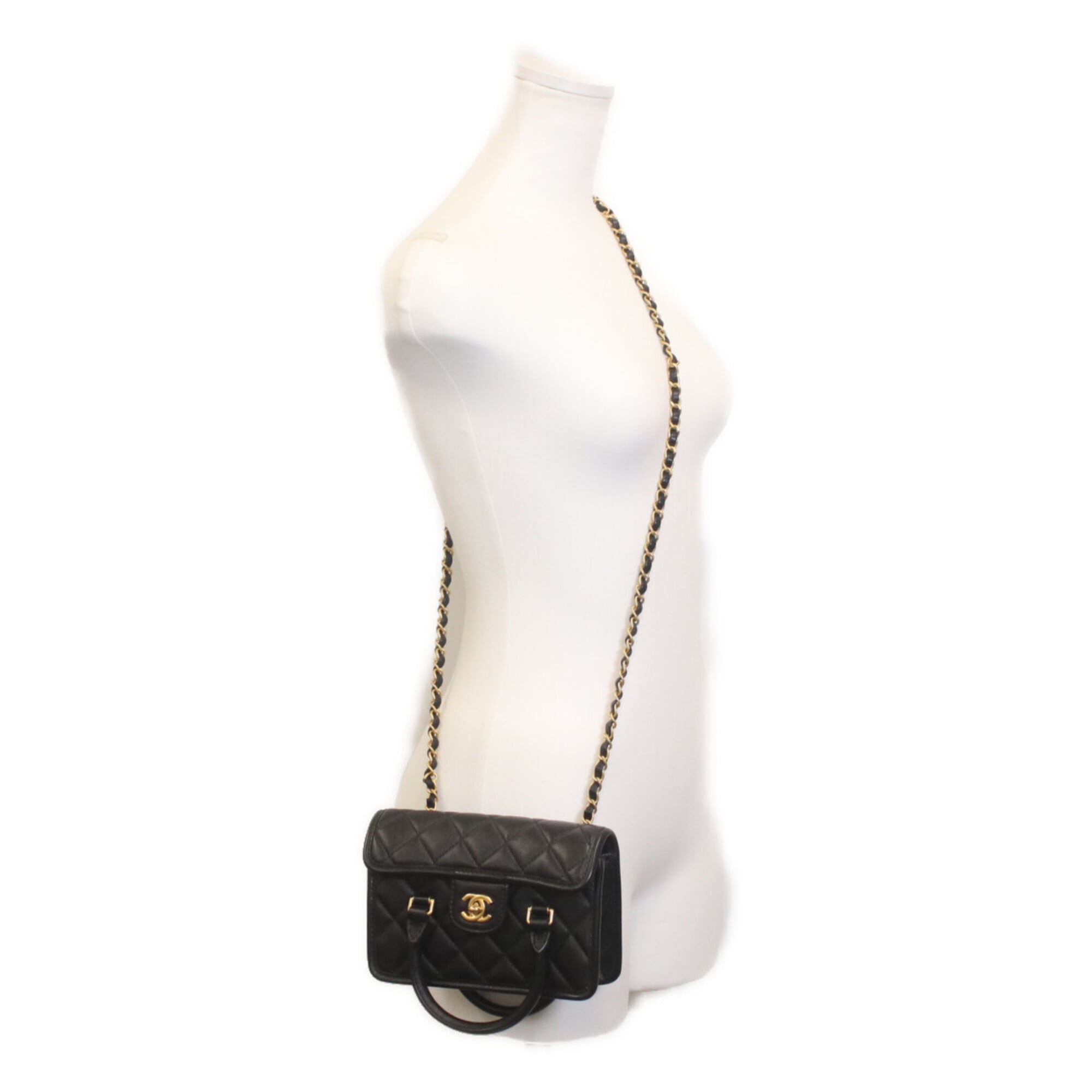 Chanel Black Leather Shoulder Bag (Pre-Owned)