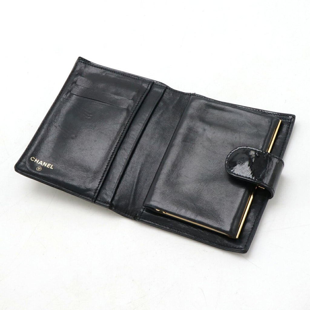Chanel Black Patent Leather Wallet (Bi-Fold) (Pre-Owned)