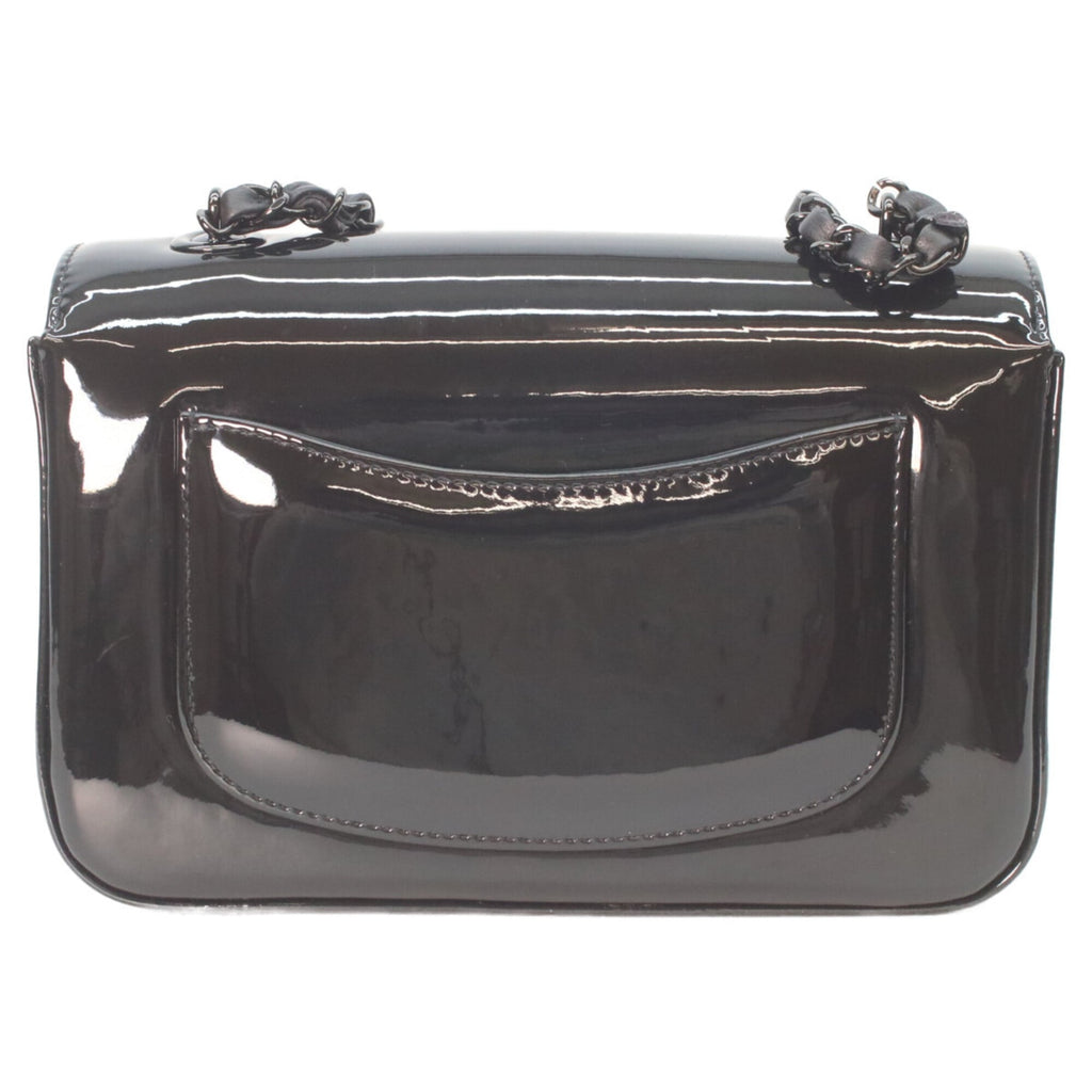 Chanel Black Patent Leather Shoulder Bag (Pre-Owned)