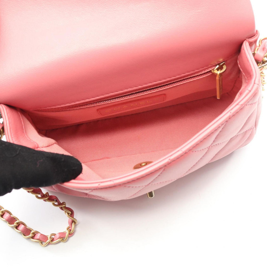 Chanel Pink Leather Shoulder Bag (Pre-Owned)