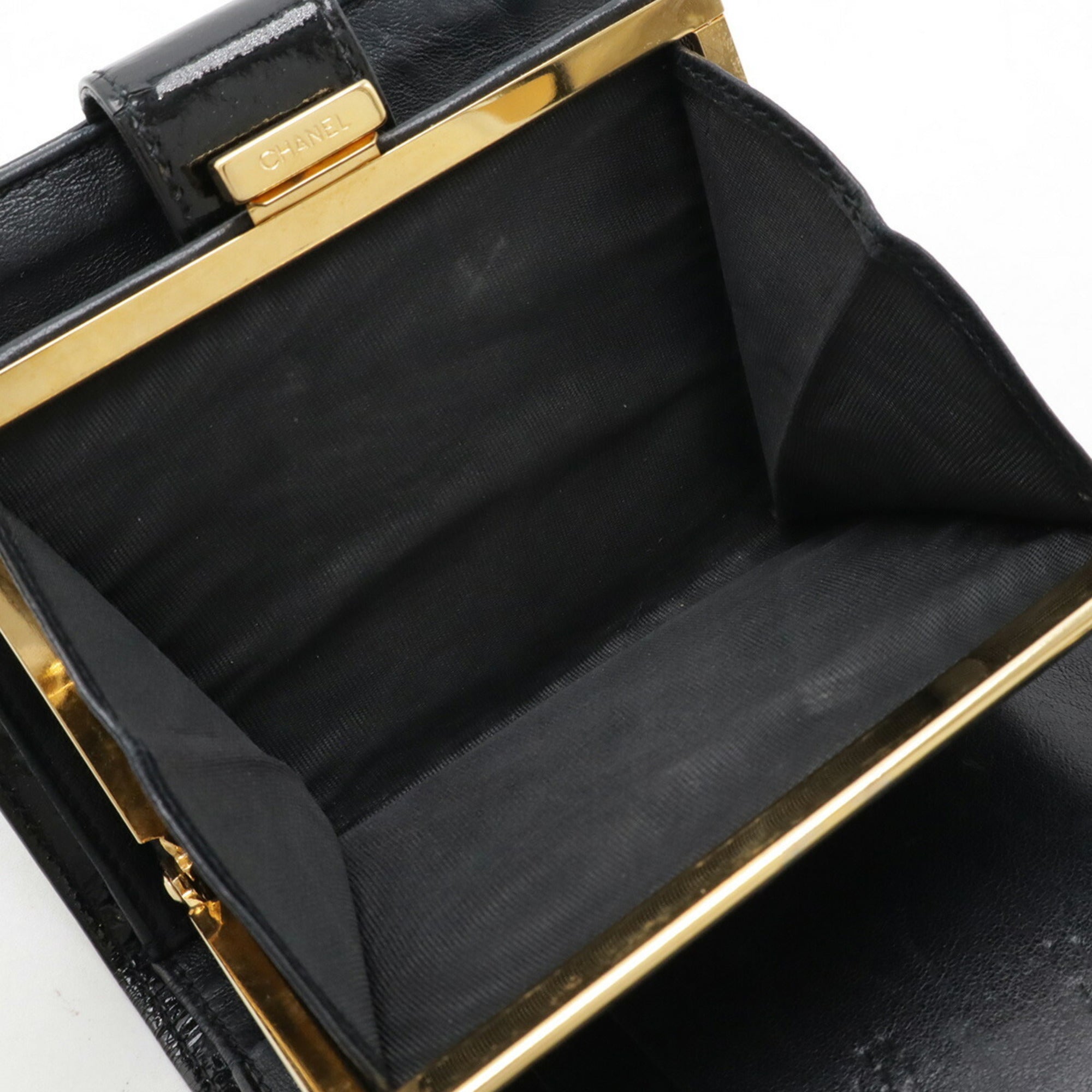 Chanel Black Patent Leather Wallet (Bi-Fold) (Pre-Owned)