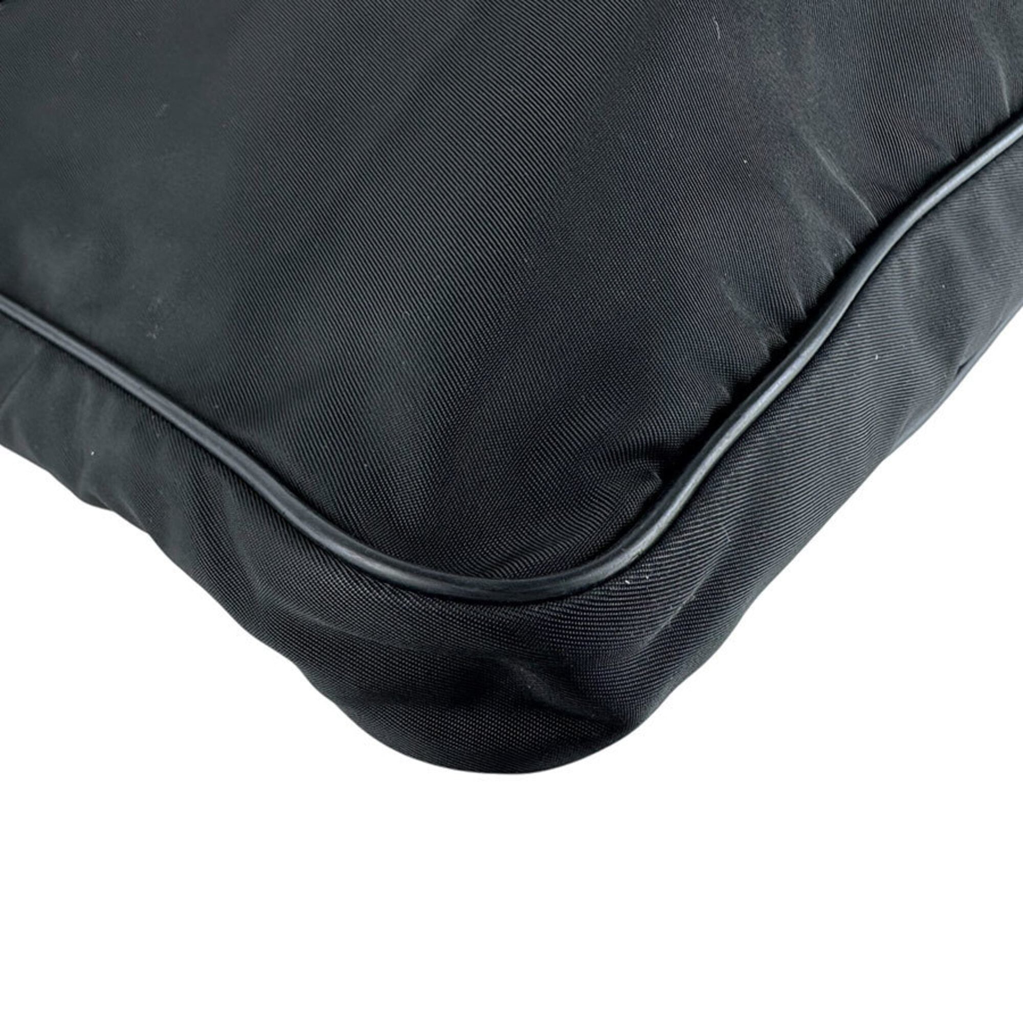 Prada Black Nylon Shoulder Bag (Pre-Owned)