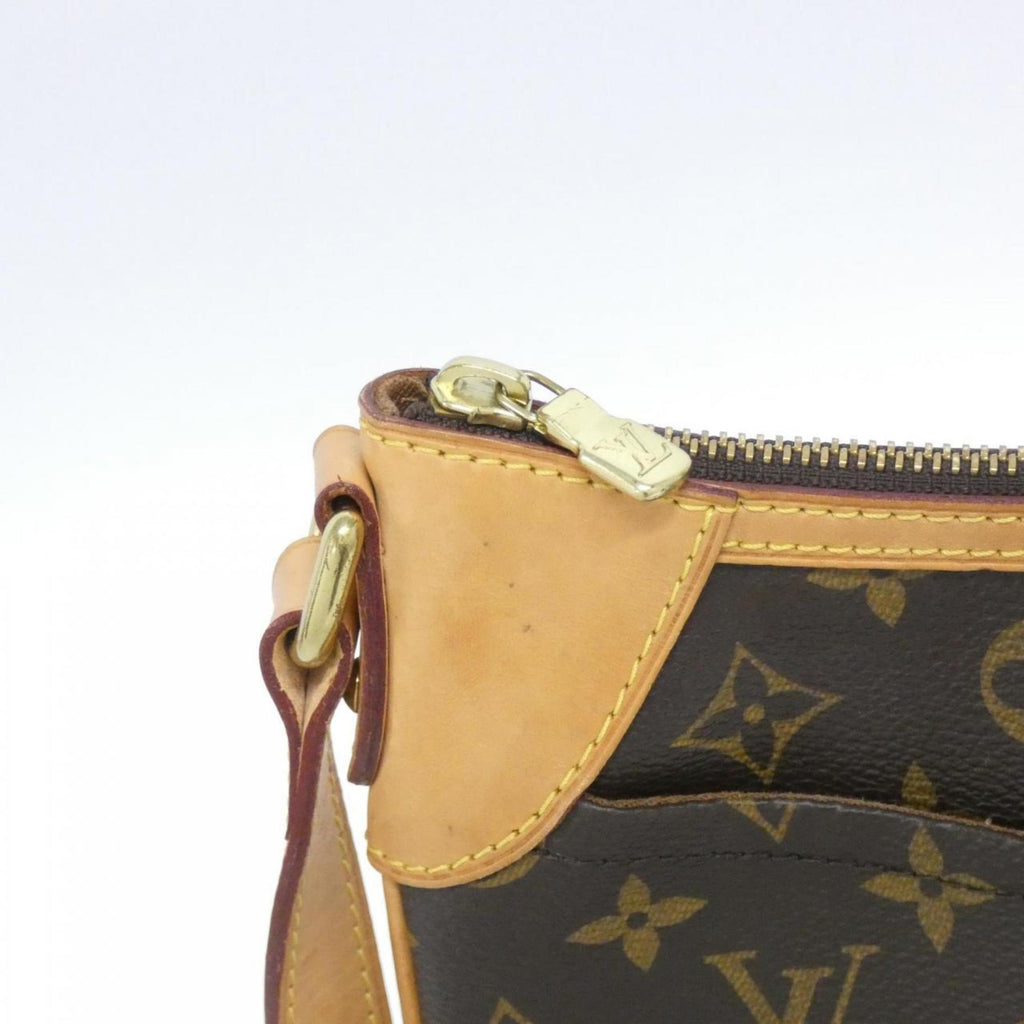 Louis Vuitton Marron Coated Canvas Shoulder Bag (Pre-Owned)