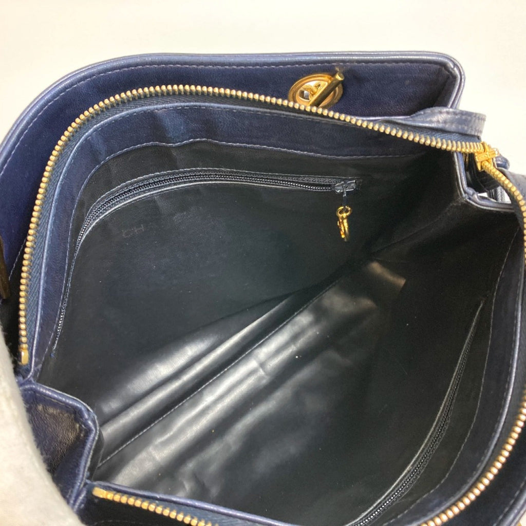 Chanel Navy Leather Shoulder Bag (Pre-Owned)