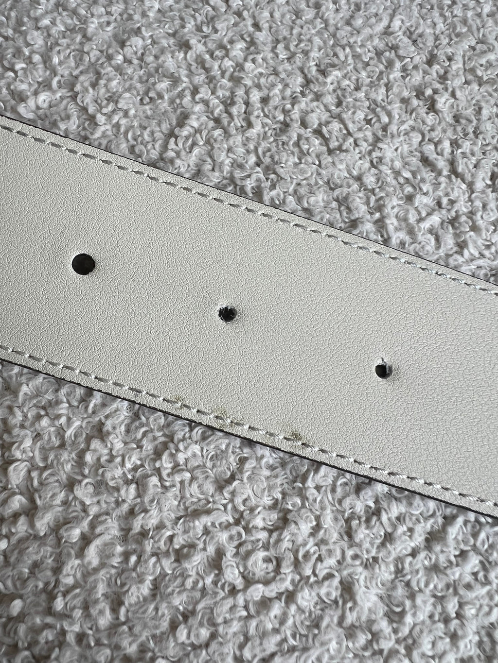 Gucci GG Marmont White Wide Leather Belt with Shiny Gold Buckle (RRP £410)