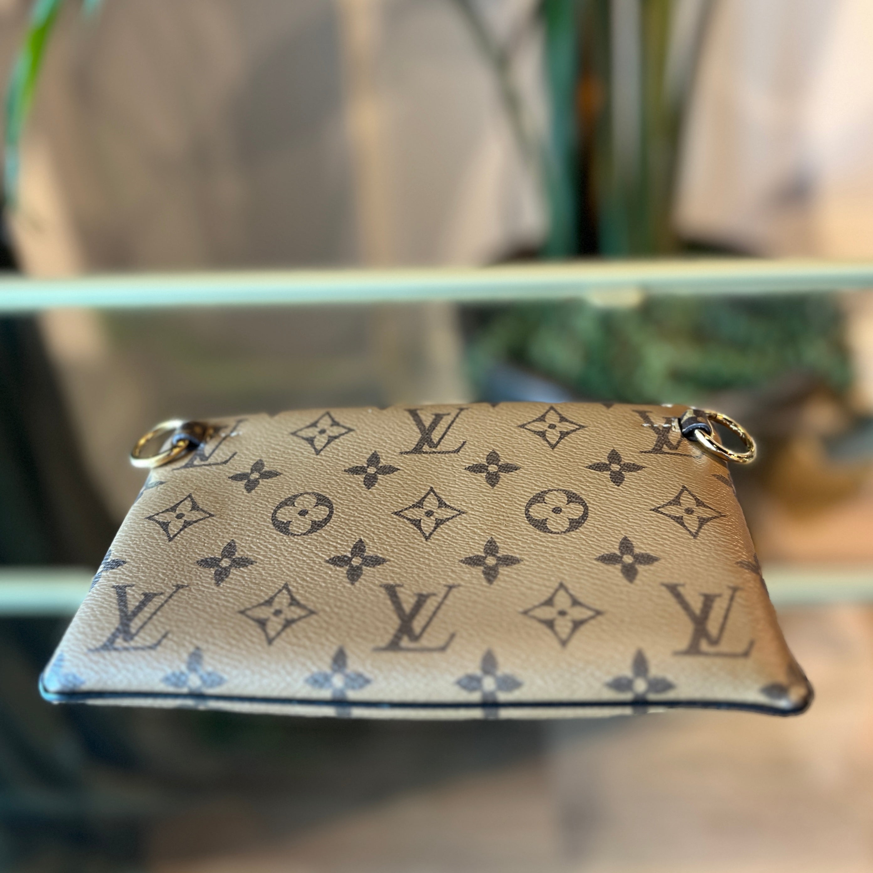 LOUIS VUITTON Monogram Reverse LV3