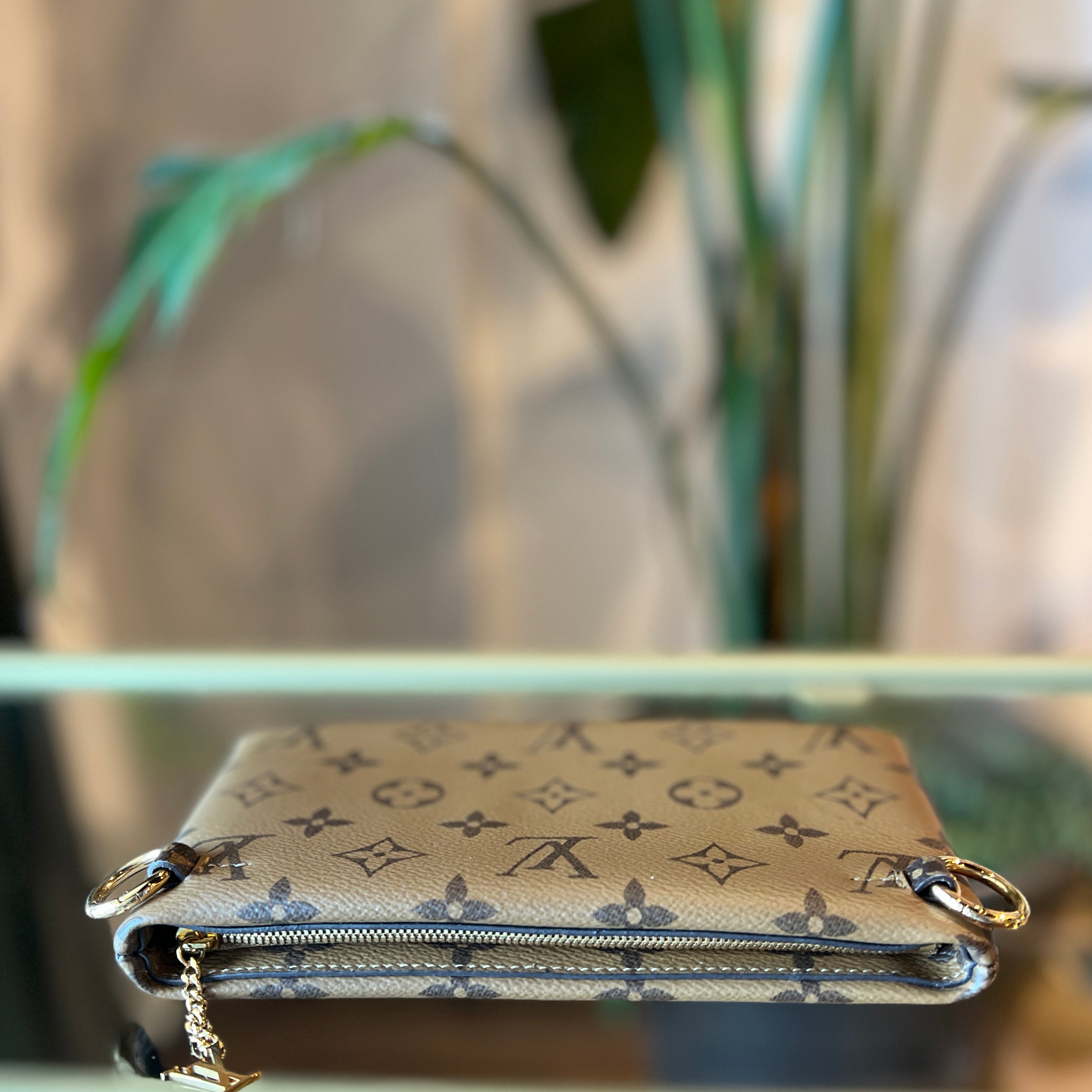 LOUIS VUITTON Monogram Reverse LV3